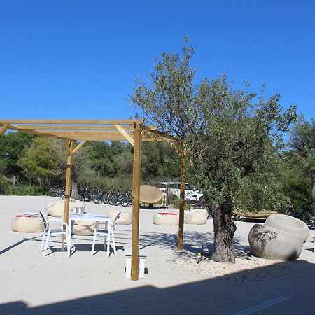 Noha Lifestyle Hotel - Adults Only Pula Bagian luar foto