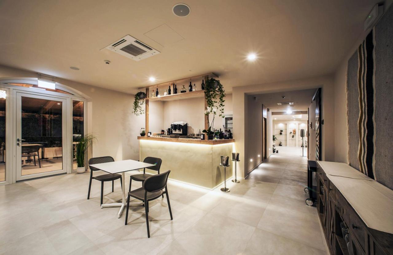 Noha Lifestyle Hotel - Adults Only Pula Bagian luar foto