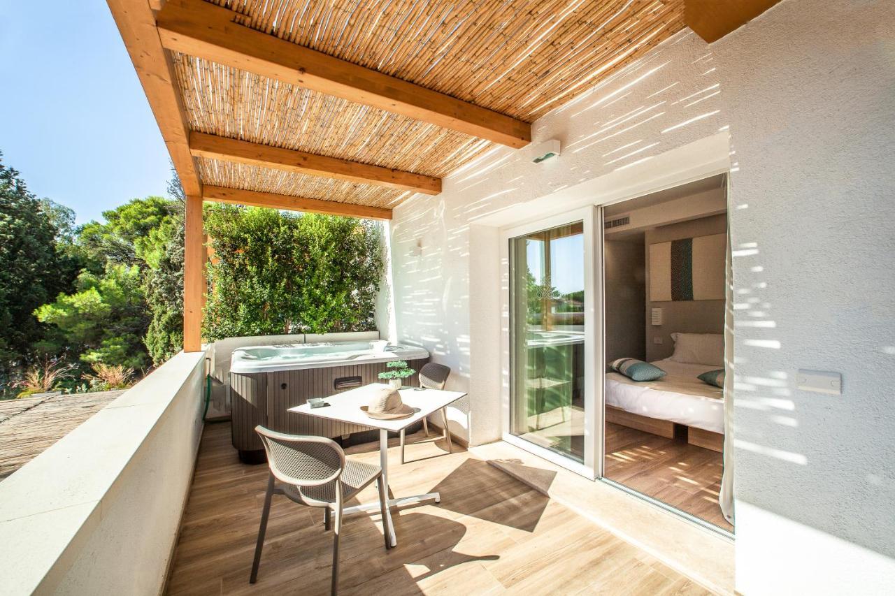 Noha Lifestyle Hotel - Adults Only Pula Bagian luar foto